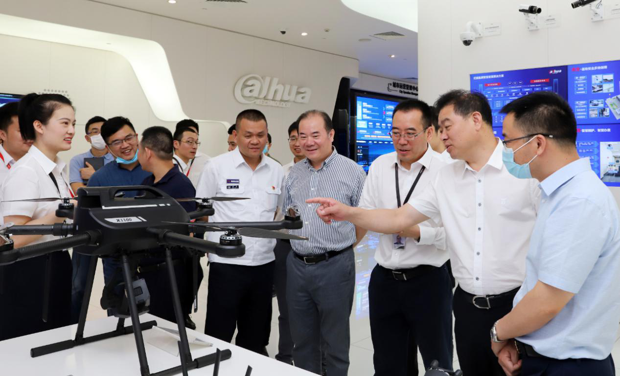 杭州市城投集团党委副书记、副董事长、总经理李红良一行莅临壹号娱乐股份考察交流