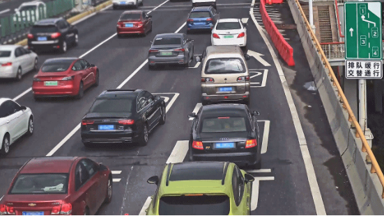 你让我 我让你，交替通行更美丽！